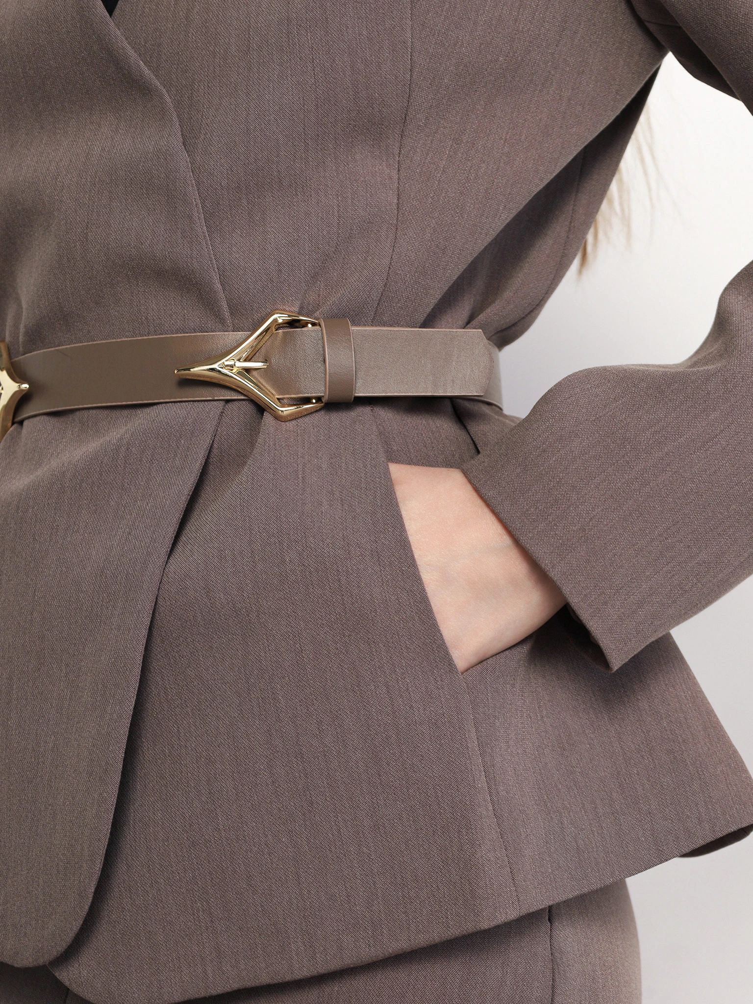 Жакет серого цвета прямого кроя